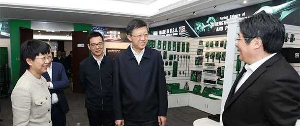 浙江省委常委、杭州市委书记刘非一行莅临长运娱乐科技调研